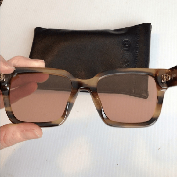 NEW! Rare Apricot Wood Drive in Quay Australia Brown Sunglasses Sleek Design